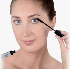 Nutrilash eyelash serum protects and nourishes eyelashes.